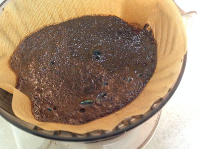 コーヒー豆をふんわり蒸らします